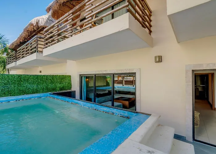 Aldea Thai Tropical Oasis Steps To The Playa del Carmen